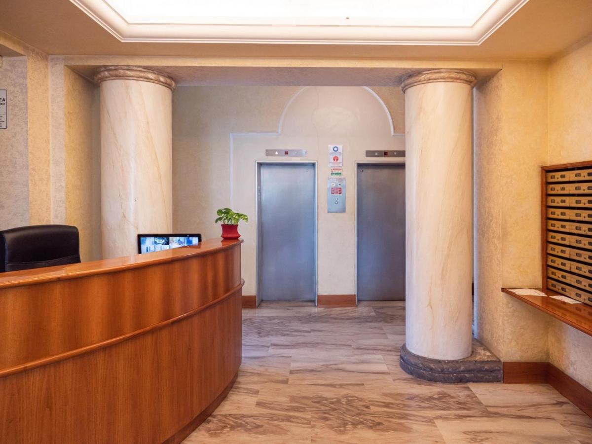 The Best Rent - Spacious One-Bedroom Apartment In Moscova District Milano Eksteriør billede